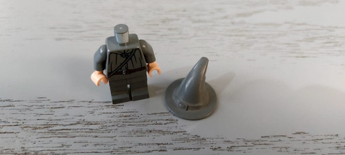 Figura Lego Gandalf Incompleta (sin Cabeza, Baston Y Capa)