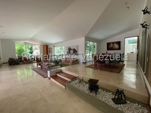 Casa En Venta En Alto Hatillo Remodelada Piscina Caracas Casas Angela Tochon