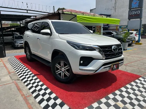 Toyota Fortuner Srv 2.4 4x2 At