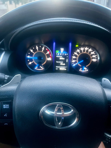 Toyota Sw4 4x4 Automática, Cuero 3 Filas De Asientos