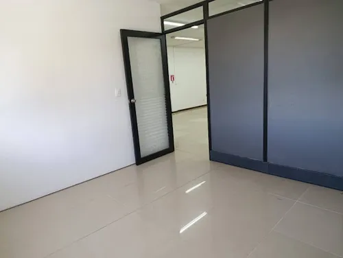 Bodegas En Arriendo Aeropuerto 643-7345178