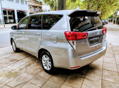 Toyota Innova 2.7 Srv 6at 8a