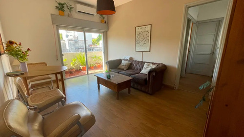 Vendo Impecable Apartamento De 1 Dormitorio Y Balcón Con Parrillero, Bajos Gastos Comunes, Acepta Banco, Próximo A Cordón.