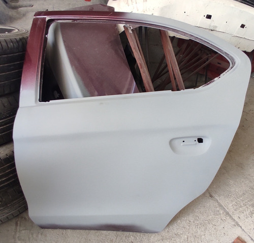 Tapa Puerta Trasera Izquierda Dodge Attitude Mod 16-20