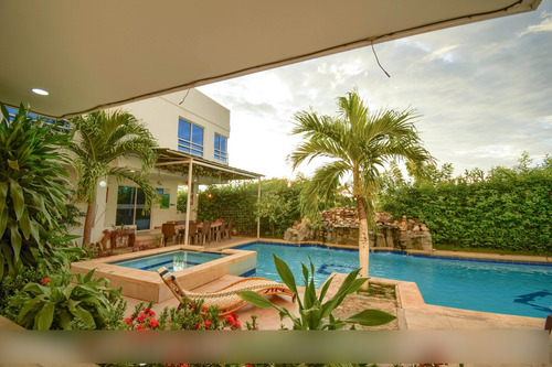 Alquiler Villa Cabaña Privada Vacaciones Con Piscina Jacuzzi