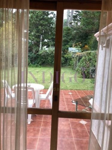 Muy Buena Casa En Venta En La Zona Mas Linda De Playa Mansa.- Ref: 409