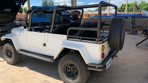 Vendo Jeep 4x4 V6 Carro Bem Conservado