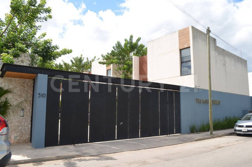 Town House En Venta - Fraccionamiento Montebello