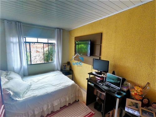 Imagem 12 de 25 de Ótima Oportunidade Para Você, Que Procura Uma Casa Com 2 Quartos E Edicula, Em Um Amplo Terreno Medindo 200m² De Área Total Em Uma Rua Tranquila No Cajuru E Com A Facilidade De Pod - Ca01656 - 701151