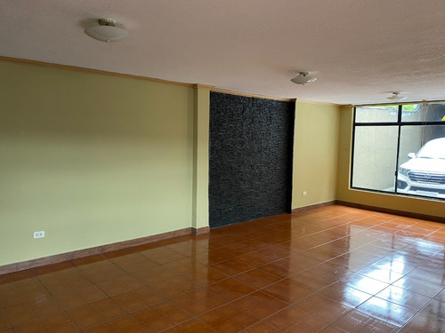 Imagen 8 de 9 de Amplio Departamento Independiente Con Todos Los Servicios, Tras Centro Comercial Coral