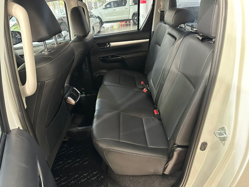 Imagen 9 de 12 de Toyota Hilux (l21) 2.8 C/d 4x4 Tdi Srx 204cv
