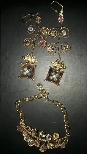 Collar Y Zarcillos En Piedras