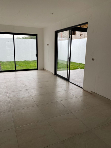 Imagen 7 de 15 de Residencia En Lomas De Juriquilla, Jardín, 3 Recamaras, Sal