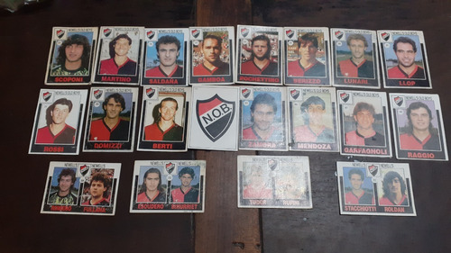 Lote 20 Figuritas De Futbol  ** Newell´s Old Boys *  Años'90