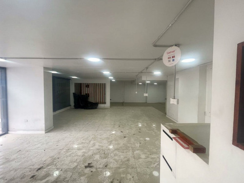 Arriendo Local Comercial De 122,10 M2, Vicuña Mackenna, Ñuñ
