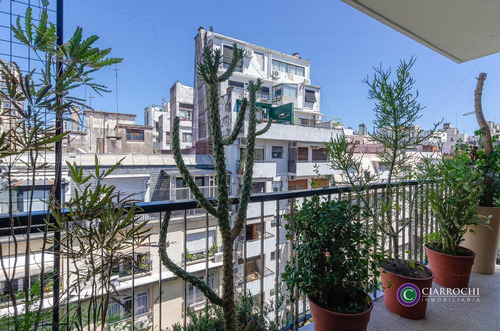 Imagen 3 de 30 de Quintana Y Montevideo - Piso Alto - Luminoso Departamento Semipiso Con Balcón