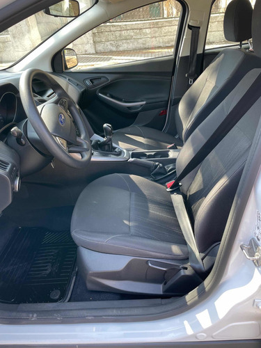 Imagen 10 de 18 de Ford Focus 4p Mt Vendo/permuto