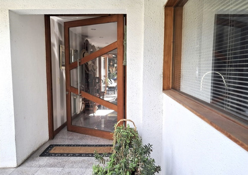 Casa En Venta De 4 Dorm. En Vitacura