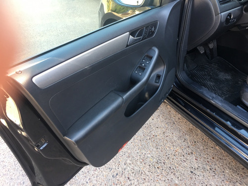 Imagen 10 de 14 de Volkswagen Vento 2.0 Advance 115 Cv Package