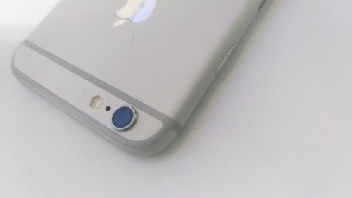 Tapa Original De iPhone 6 Color Plata (Usado)