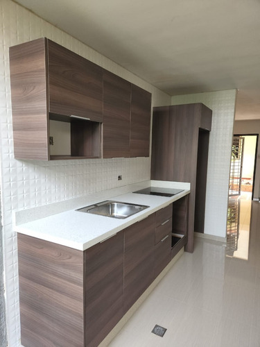 Townhouse En Residencias Villa Florencia Urbanización Tazajal En Naguanagua