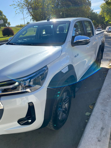Toyota Hilux Srv 4x4 Automatica (diciembre De 2023)