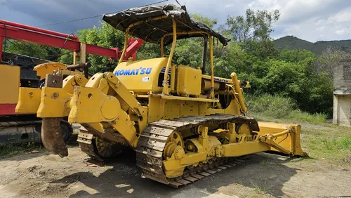 Buldocer Komatsu D85
