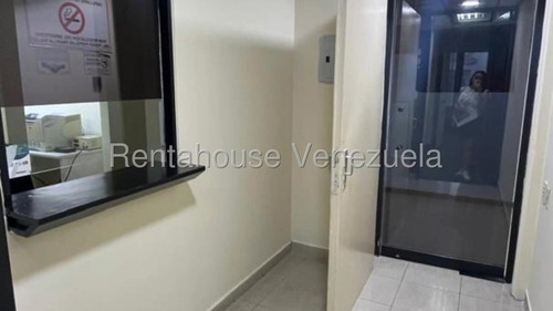 Oficina En Venta En Torre Europa De Campo Alegre 25-19531 Cs