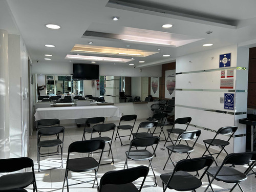 Renta Espacio Para Cursos De Capacitación De Belleza