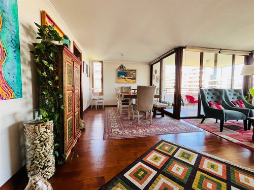 Departamento En Venta De 4 Dormitorios En Las Condes