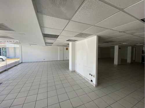 Local Comercial En Renta En Colonia Cancún Centro, Benito Juárez, Quintana Roo