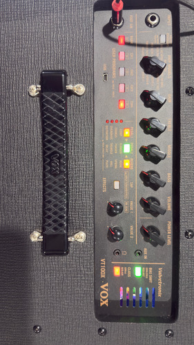 Amplificador Vox Valvetronix Vt100x + Footswitch Negro (Usado)