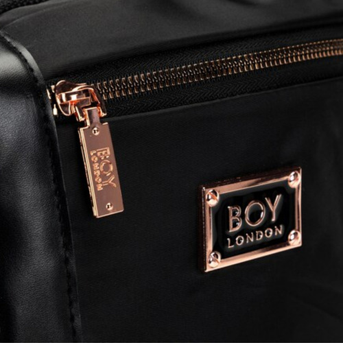 Mochila Negra Casual Urbana Cierres Rosa Metálico Boy London Color Negro Diseño De La Tela Lisa