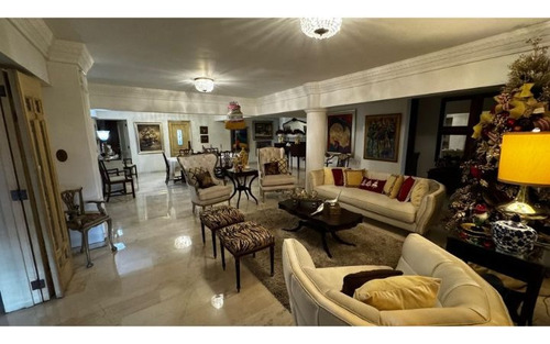 Apartamento En Venta En Serrallés, Santo Domingo