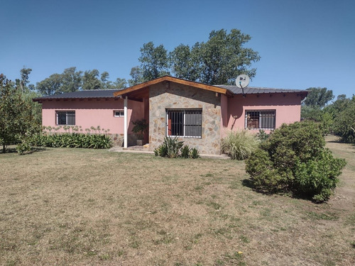 Imagen 1 de 25 de Casa Quinta En Venta De 3 Dormitorios En Brandsen.