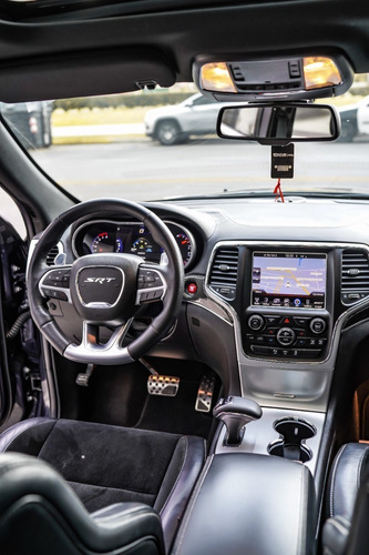 Imagen 14 de 19 de Jeep Grand Cherokee Srt