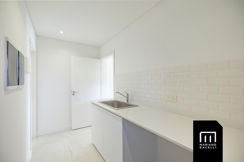 Casa En Venta En Terralagos, Canning