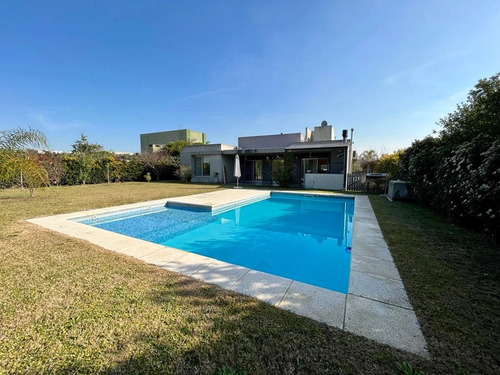 Casa En Venta Barrio La Horqueta De Echeverria, Juana De Arco, Canning, Provincia De Buenos Aires, Argentina