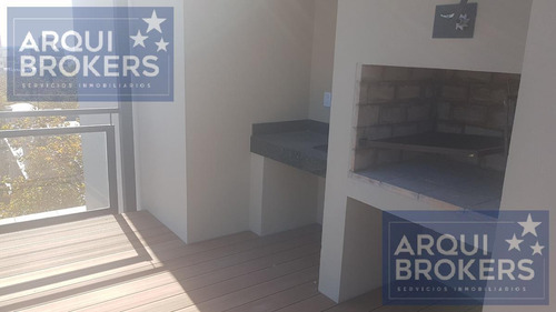Imagen 11 de 30 de Apartamento De 2 Dormitorios En Venta En Centro Equipada Y Amoblada, Con Parrillero