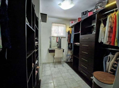 Imagen 13 de 23 de Jorge Febres Vende Town House En Res. Villa Del Bosque Atth-95