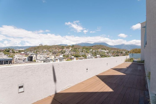 Casa En Venta En Cumbres De Curumo Mls #24-26309
