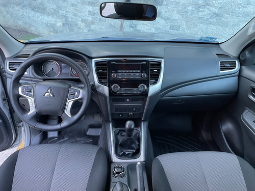 Imagen 7 de 9 de Mitsubishi L200 2021