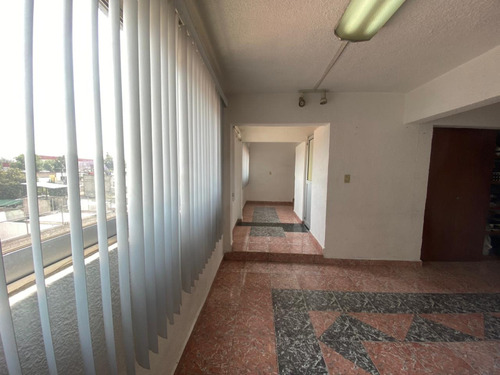 Edificio Con Bodega En Venta En Azcapotzalco.