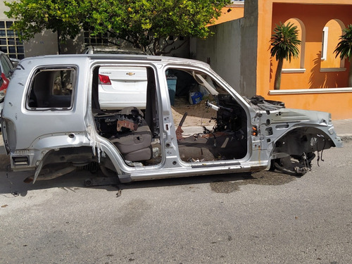 Cascarón Carrocería De Jeep Liberty 2002 