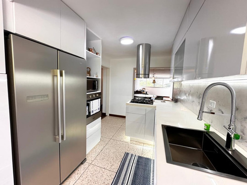 Bello Monte Apartamento Remodelado En Alquiler