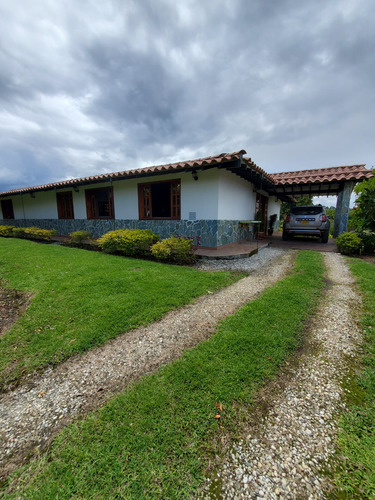 Finca En Venta En El Municipio De Rionegro, Sector Pontezuela.