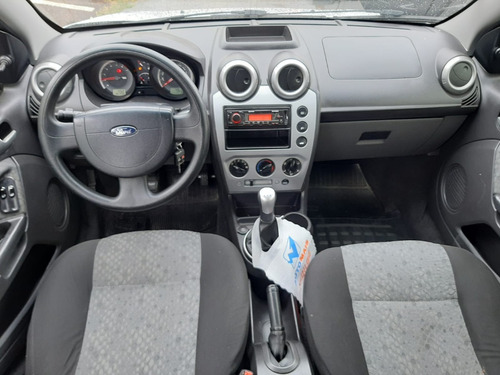 Imagem 8 de 14 de Ford Fiesta Hatch 1.6 Flex