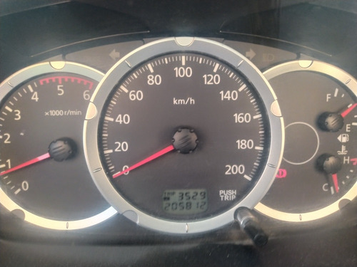 Mitsubishi L200 3.2 Cab Doble 4wd Cr 165cv Mt 2012
