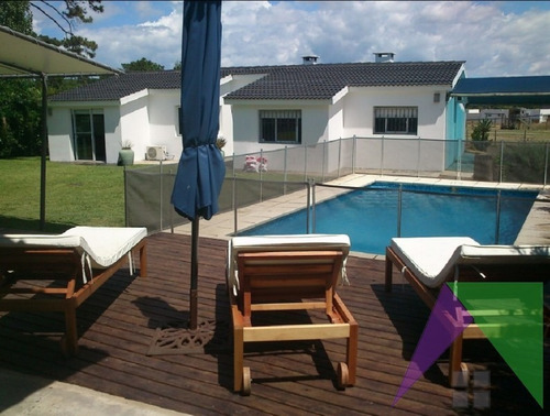 Vendo Y Alquilo Casa En Punta Del Este, Zona Jardines De Córdoba.- Ref: 29790