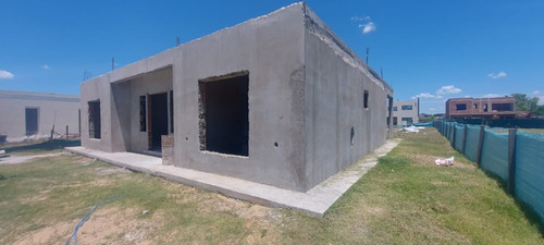 Casa En Obra Avanzada Barrio Privado Santa Isabel 2